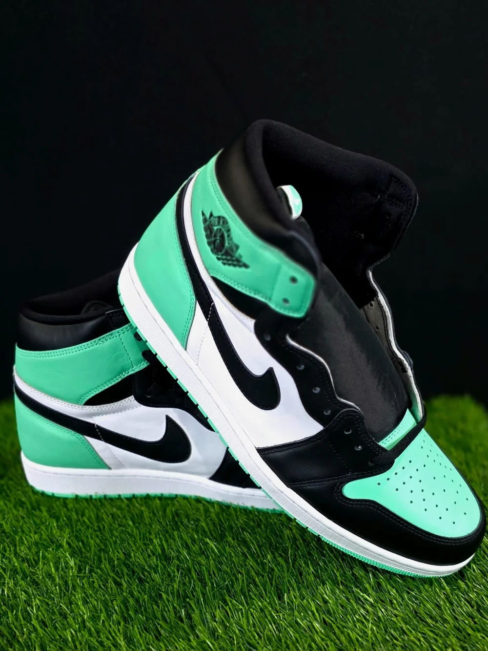 Air Jordan 1 Retro High OG Green Glow